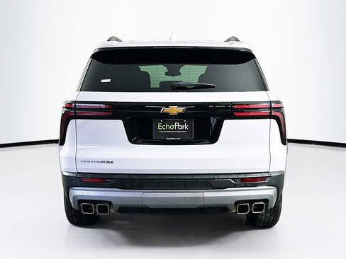 Used 2025 Chevrolet Traverse LT image 7