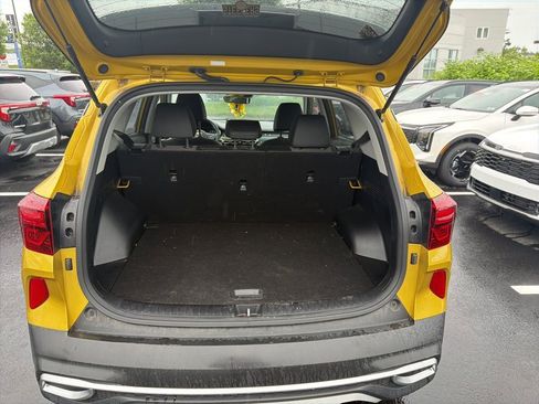 Certified 2022 Kia Seltos Nightfall Edition AWD/4WD image 11