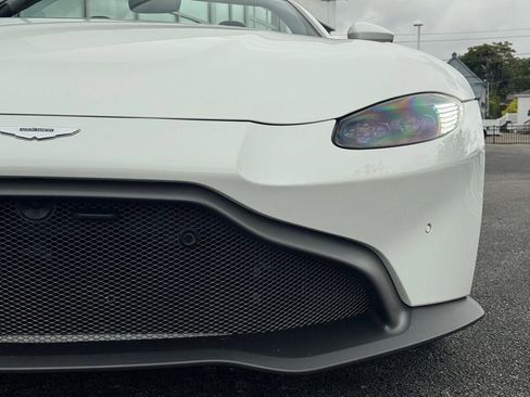 Used 2023 Aston Martin V8 Vantage Roadster RWD image 13