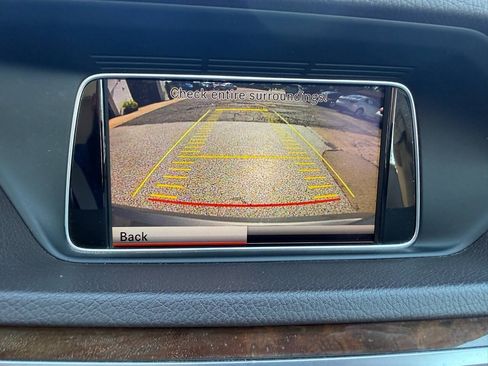 Used 2014 Mercedes-Benz E 350 4MATIC Sedan image 11