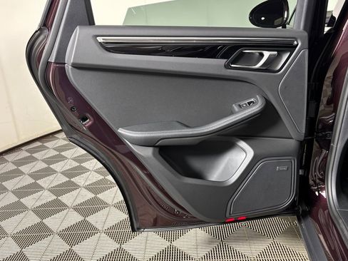 New 2026 Porsche Macan image 33