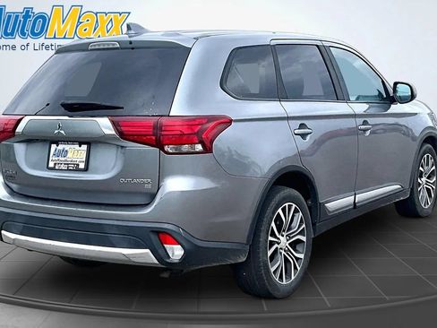 Used 2018 Mitsubishi Outlander SE AWD/4WD image 9