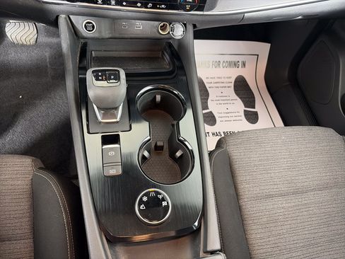 Used 2023 Nissan Rogue SV AWD/4WD image 22