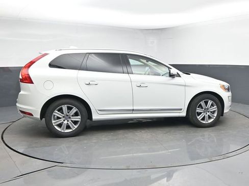 Used 2016 Volvo XC60 T6 w/ Proximity Package image 8