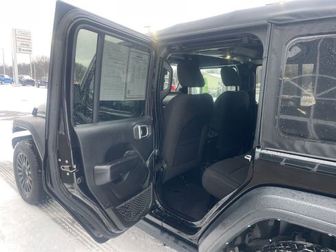 Used 2021 Jeep Wrangler Unlimited Sport image 16