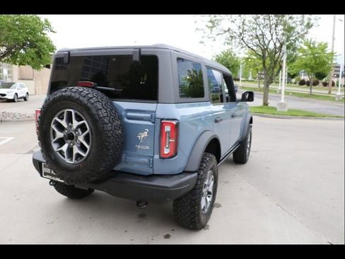 New 2025 Ford Bronco Badlands image 5