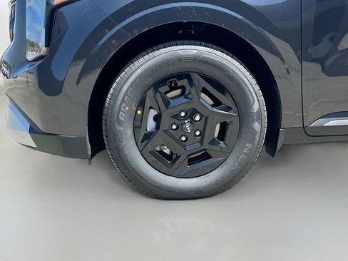 New 2026 Kia Carnival LX FWD image 31