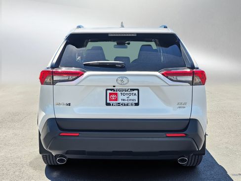 Used 2023 Toyota RAV4 XLE Premium AWD/4WD image 4