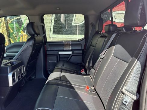 Used 2019 Ford F150 Lariat w/ Equipment Group 502A Luxury AWD/4WD image 18