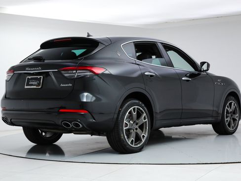 Certified 2023 Maserati Levante GT AWD/4WD image 5