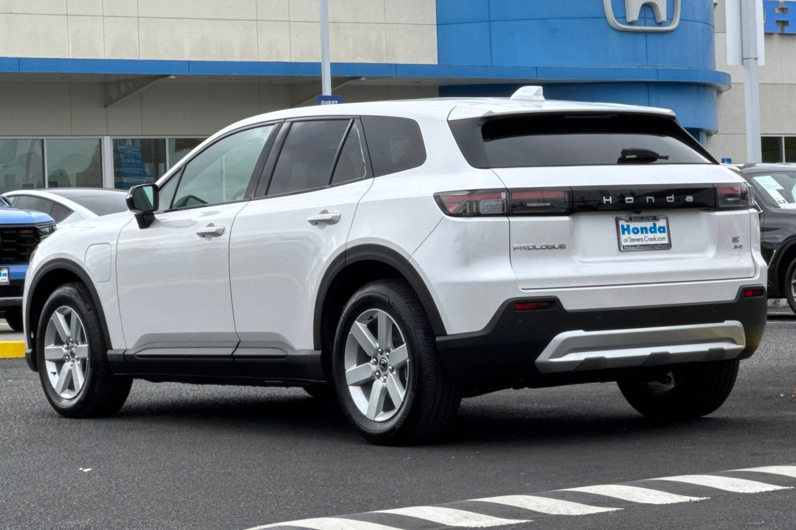 Used 2024 Honda Prologue EX image 3