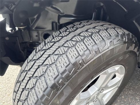 Used 2018 Jeep Wrangler Unlimited Sport S AWD/4WD image 12