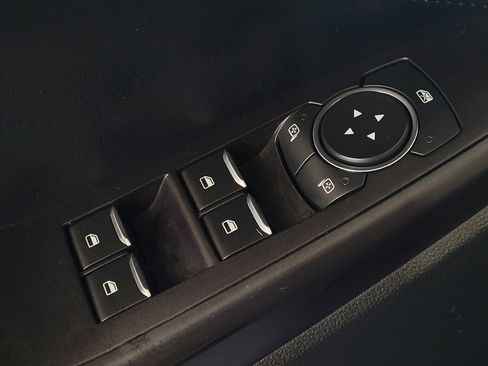 Used 2020 Ford Explorer XLT w/ Comfort Package image 27