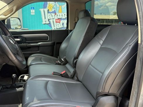 Used 2019 RAM 3500 Tradesman w/ Chrome Appearance Group AWD/4WD image 14