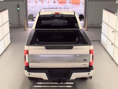 Used 2017 Ford F250 Platinum w/ Platinum Ultimate Package AWD/4WD image 6