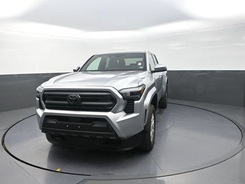 Used 2025 Toyota Tacoma SR5 AWD/4WD image 36