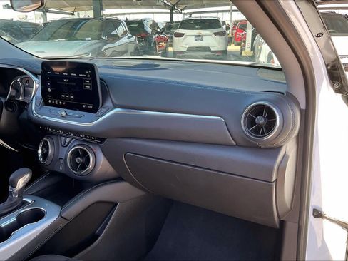 Used 2025 Chevrolet Blazer LT image 18