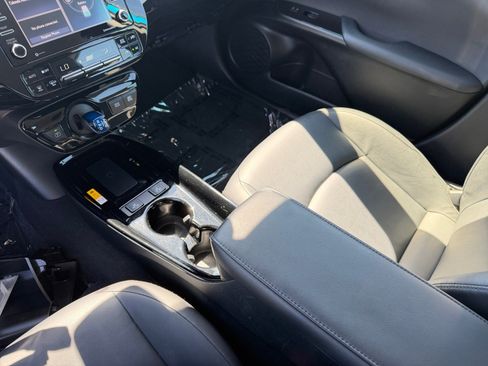 Used 2022 Toyota Prius XLE w/ Advanced Technology Package AWD/4WD image 15