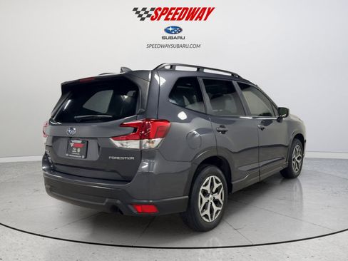 Used 2023 Subaru Forester Premium AWD/4WD image 6