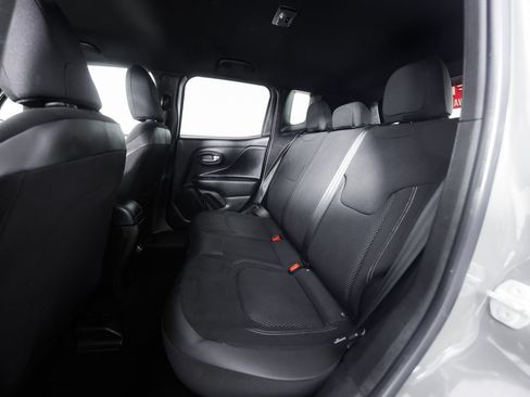 Used 2022 Jeep Renegade Altitude AWD/4WD image 16