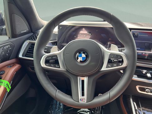 Used 2026 BMW X7 M60i image 9