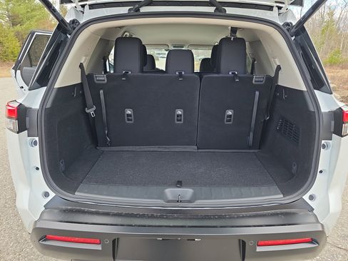 New 2026 Nissan Pathfinder SV image 16