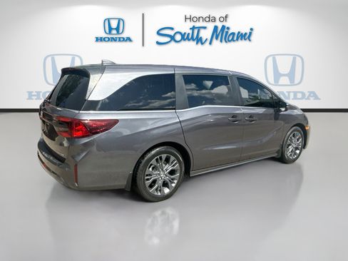 Certified 2025 Honda Odyssey Touring image 7