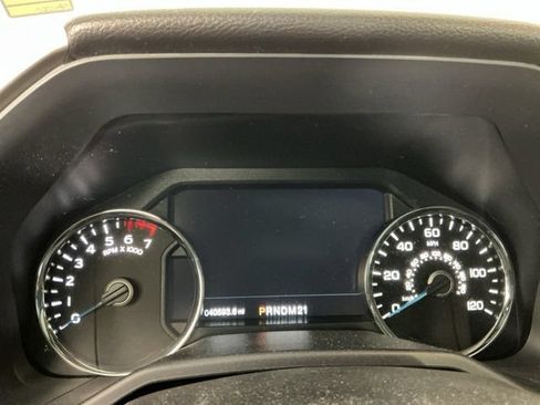 Used 2015 Ford F150 Lariat w/ Equipment Group 501A Mid AWD/4WD image 10