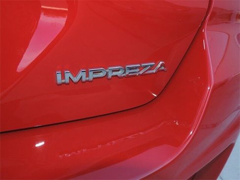 Certified 2025 Subaru Impreza 2.0i image 17