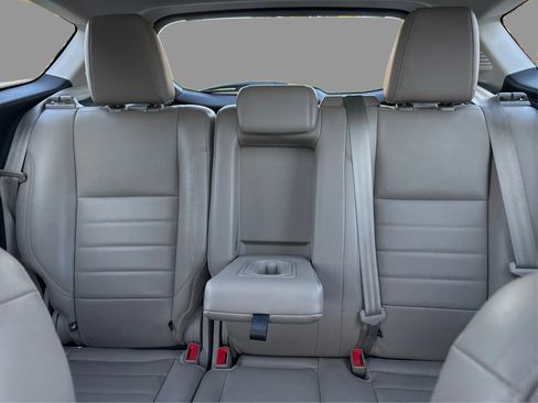 Used 2013 Ford C-MAX SEL image 17