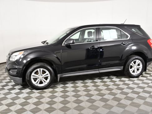 Used 2017 Chevrolet Equinox LS FWD image 9
