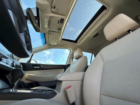 Used 2017 Subaru Outback 2.5i Limited image 15