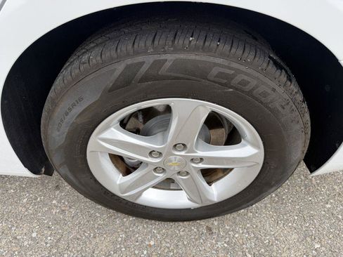 Used 2023 Chevrolet Malibu LS FWD image 19