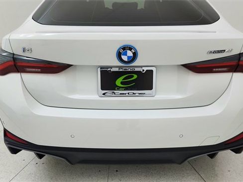 Used 2025 BMW i4 eDrive40 image 11