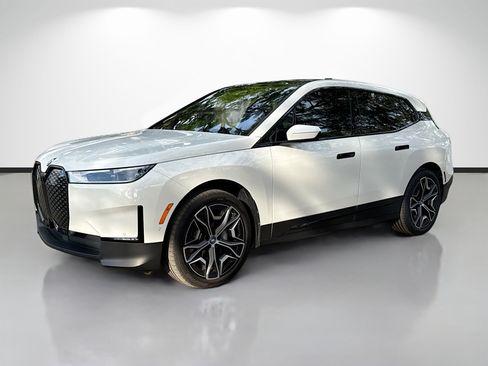 Used 2024 BMW iX xDrive50 image 7