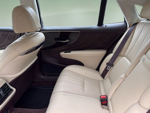 Used 2019 Lexus LS 500 AWD w/ Interior Upgrade Package image 16