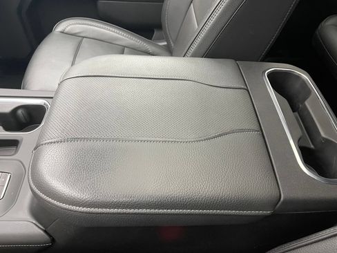 Used 2024 GMC Sierra 1500 Denali AWD/4WD image 33