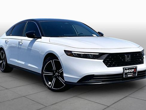 Used 2025 Honda Accord Sport image 2