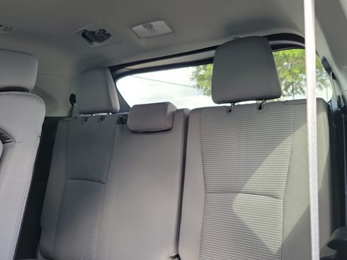 Used 2023 Toyota Highlander LE FWD image 11