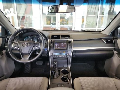 Used 2015 Toyota Camry SE image 18