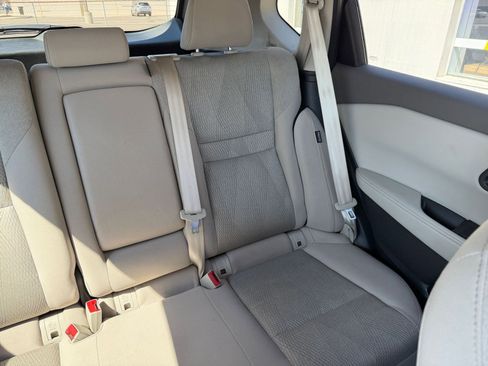 Used 2025 Nissan Rogue SV image 39