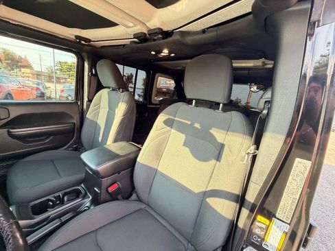 Used 2021 Jeep Wrangler Unlimited Sport AWD/4WD image 13