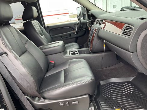 Used 2010 Chevrolet Silverado 1500 LTZ w/ Z71 Appearance Package image 20