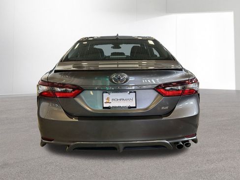 Used 2024 Toyota Camry SE image 31