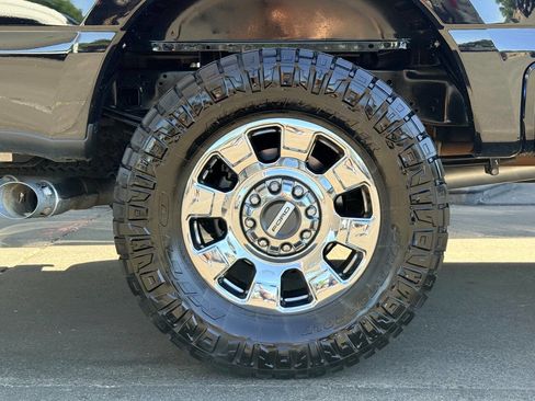 Used 2023 Ford F250 Lariat w/ Chrome Package image 13