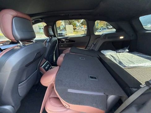 New 2026 Lincoln Nautilus Reserve w/ Jet Appearance Package image 12