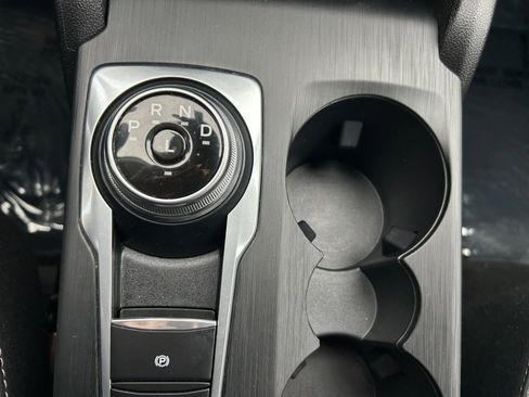 Used 2022 Ford Escape SE image 19