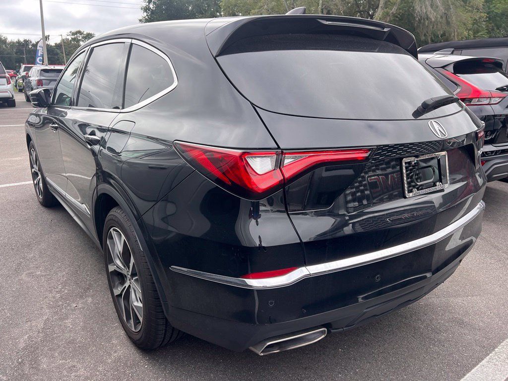 Used 2024 Acura MDX w/ Technology Package FWD image 3