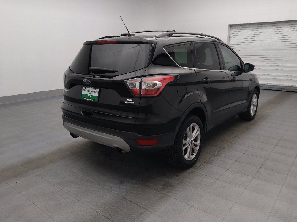 Used 2017 Ford Escape SE w/ Equipment Group 201A FWD image 9