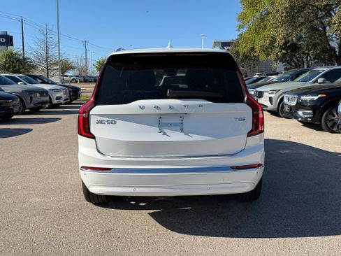 New 2026 Volvo XC90 T8 Plus w/ Protection Package Premier AWD/4WD image 5